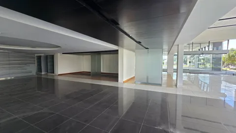 Monument Toyota - Cnr Hendrik Potgieter and Rhinoceros Road, Weltevreden Park - Ex Lexus dealership - 3621m8 - Showr (23)